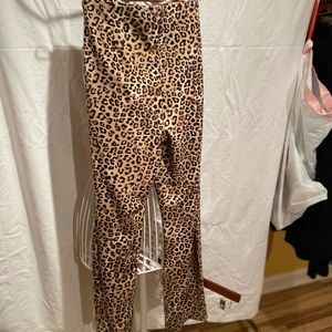 Chicos Pants Size 3 US 16 So Slimming Juliet Leopard Print Ankle Pants.